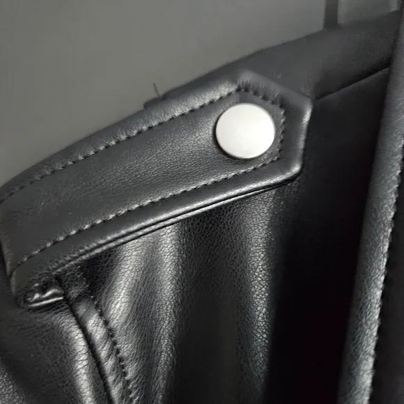 Rebecca Minkoff Women's Faux Leather Moto Black Biker Crop Size Large NWT