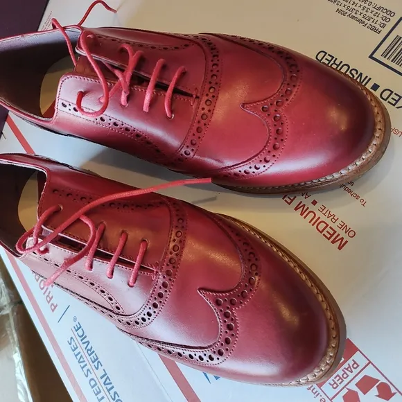 Red Leather Oxford Shoes with Brogue Detailing