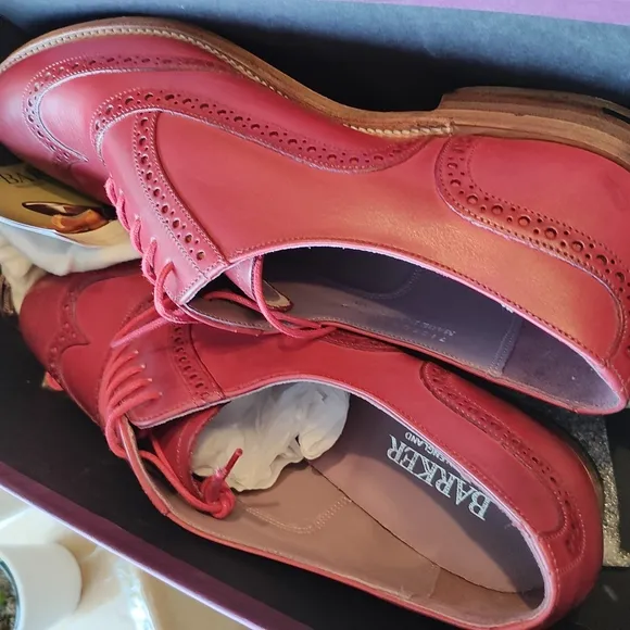 Red Leather Oxford Shoes with Brogue Detailing