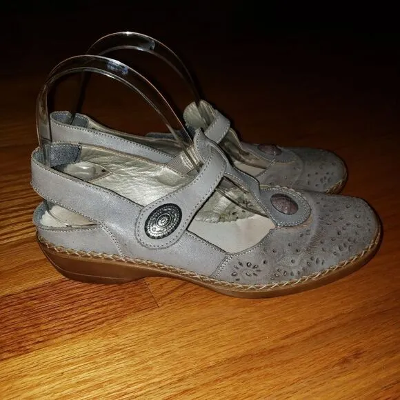 Rieker Antistress gray leather flats