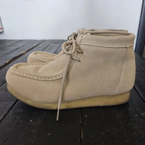 Roper Women's 6.5 Tan Suede Moccasins Lace-Up Design Gummy Sole Western Chukka