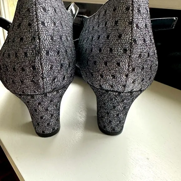 Ros Hommerson Black and Silver T-Strap Heidi Heels  Like New 10.5W