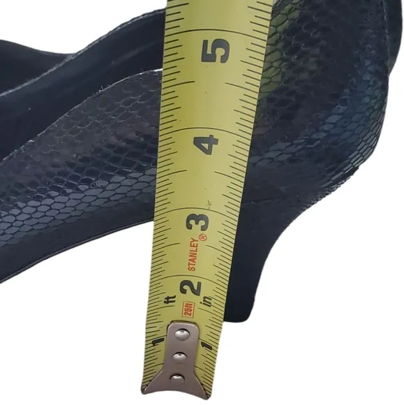 Ros Hommerson Roxy Pump Black Snake Leather Shoes. Size 9.5M.