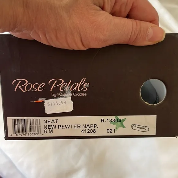 ROSE PETALS GUNMETAL FLATS BOW WITH SILVER CIRCLE.BEAUTIFULLY PADDED INSOLES NEW