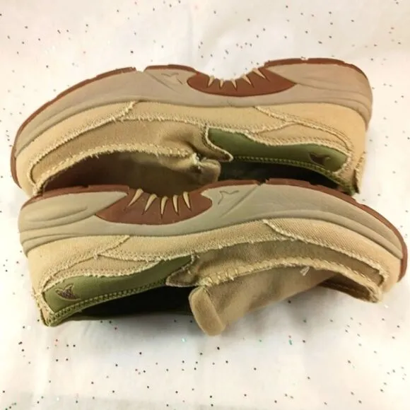 Rugged Shark- Pacifico Stretch Gore Slip-On Boat Shoe Loafer Men's 11 Tan Canvas