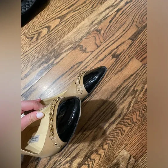 Saks Fifth Avenue Made in Italy leather ballerina flats