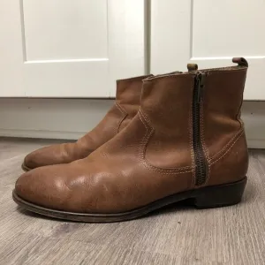 Saks Fifth Avenue Women's Size 8 Paris Booties Tan Leather Short Ankle Boots
