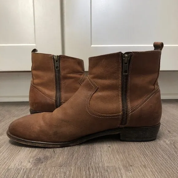 Saks Fifth Avenue Women's Size 8 Paris Booties Tan Leather Short Ankle Boots