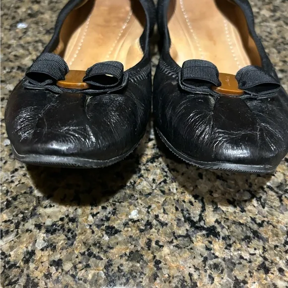 Salvadore Ferragamo black leather ballerina flats