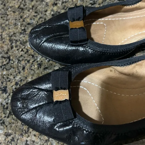 Salvadore Ferragamo black leather ballerina flats