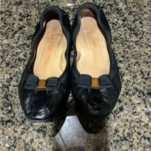 Salvadore Ferragamo black leather ballerina flats