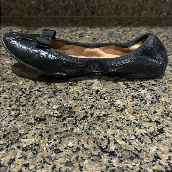 Salvadore Ferragamo black leather ballerina flats