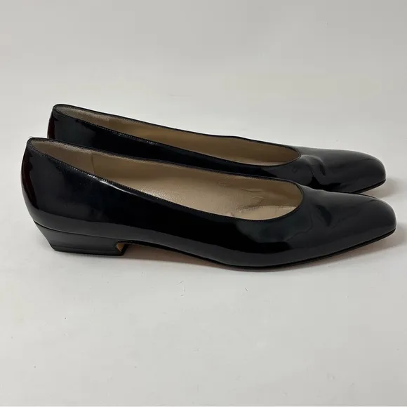 Salvatore Ferragamo Black Patent Leather Globe Flats Size 8AA