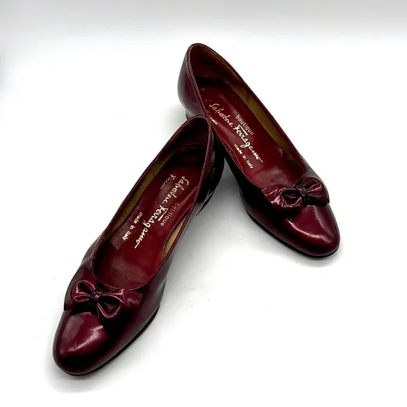Salvatore Ferragamo Boutique Ruby Red Patent Leather Flats with Bows Size 6