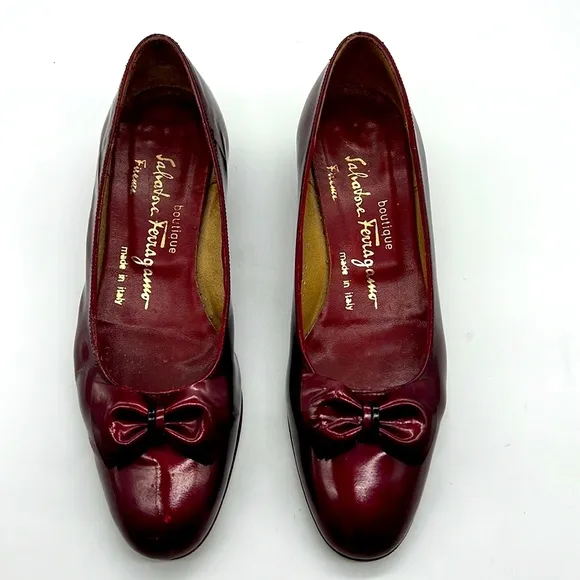 Salvatore Ferragamo Boutique Ruby Red Patent Leather Flats with Bows Size 6