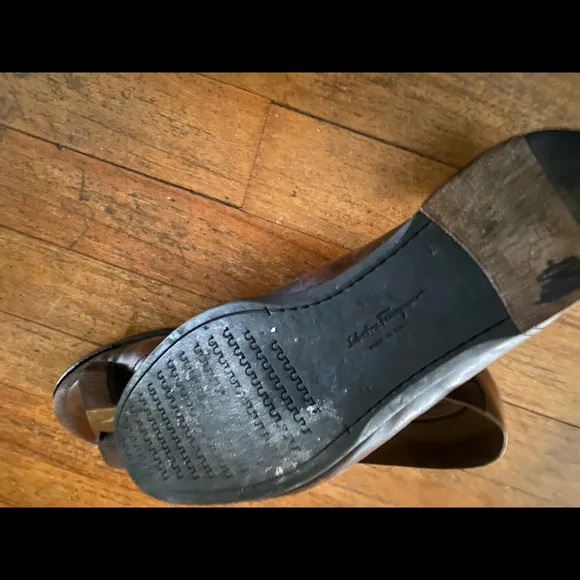 SALVATORE FERRAGAMO BROWN GOLD VNTG FLAT Shoes LUX