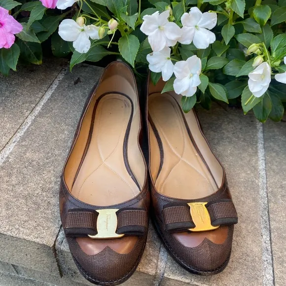 SALVATORE FERRAGAMO BROWN GOLD VNTG FLAT Shoes LUX