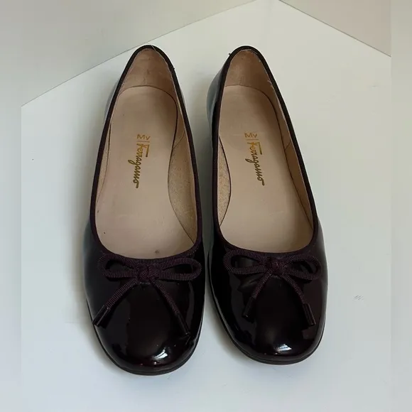 Salvatore Ferragamo Flats. Size 9