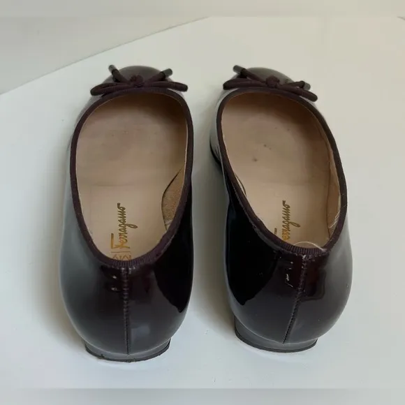 Salvatore Ferragamo Flats. Size 9