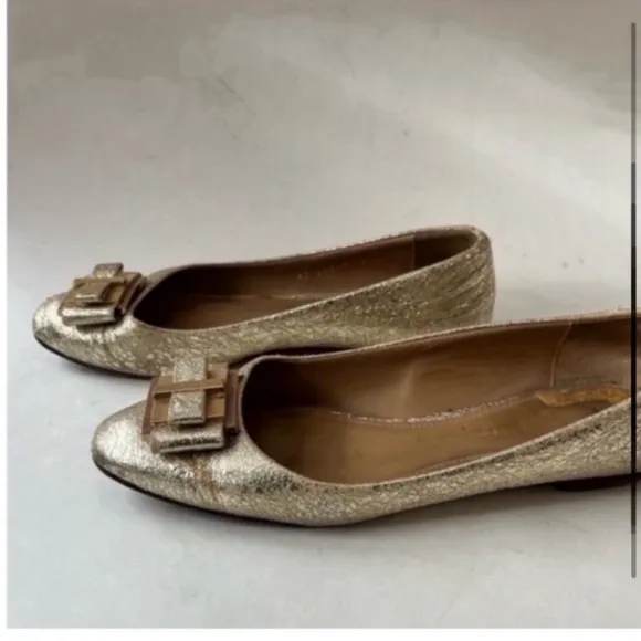 Salvatore Ferragamo Gold Bow Leather Flats Size 8