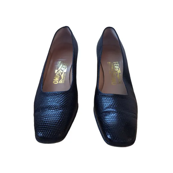 Salvatore Ferragamo Heels 6.5 B Black Snakeskin Print Textured Leather Pumps