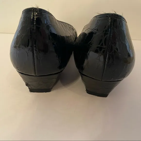 SALVATORE FERRAGAMO HEELS SHOES BLACK LEATHER TEXTURED CROC LOOK SIZE 10 AA