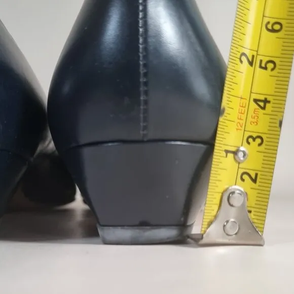 Salvatore Ferragamo Navy Blue Cap Toe Pumps (Vintage)