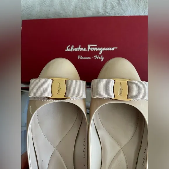 Salvatore Ferragamo Patent leather Flats