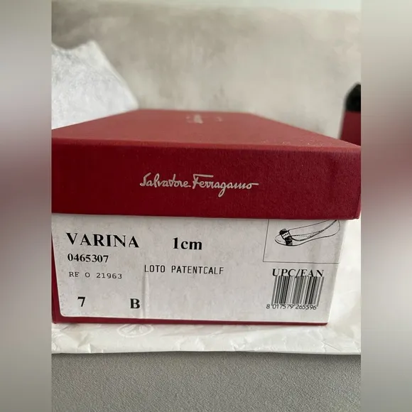 Salvatore Ferragamo Patent leather Flats