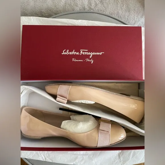 Salvatore Ferragamo Patent leather Flats