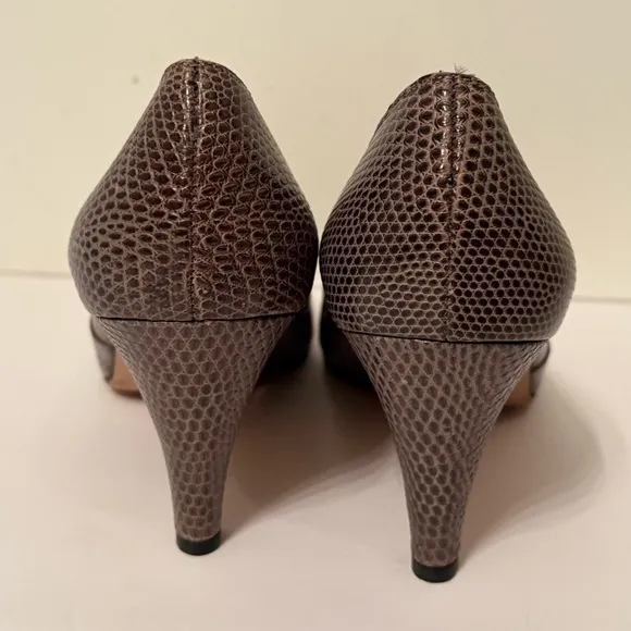 SALVATORE FERRAGAMO SHOES HEEL GRAY LEATHER PUMPS ITALY LUXURY SIZE 7.5 C NEW