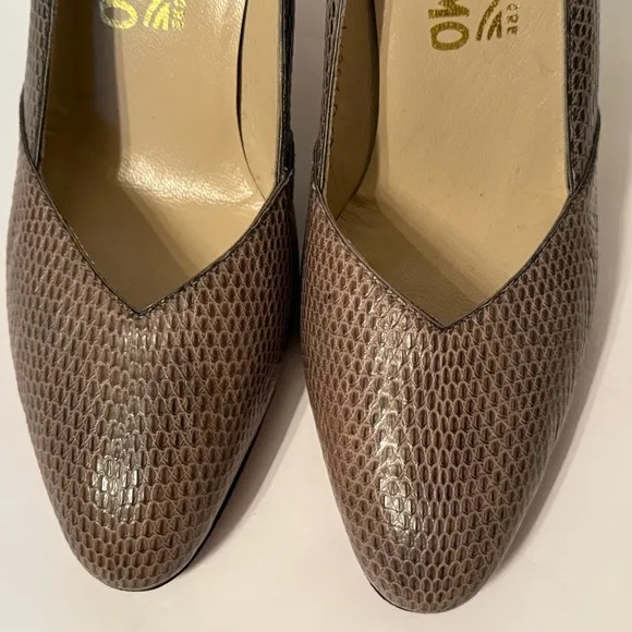 SALVATORE FERRAGAMO SHOES HEEL GRAY LEATHER PUMPS ITALY LUXURY SIZE 7.5 C NEW