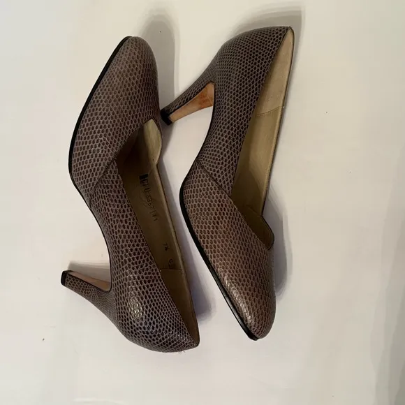 SALVATORE FERRAGAMO SHOES HEEL GRAY LEATHER PUMPS ITALY LUXURY SIZE 7.5 C NEW