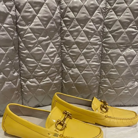 Salvatore Ferragamo yellow patten leather women’s driving flats w/gold bit
