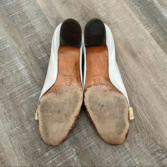 SALVATORE FERRAGAMO white leather shoes with bow detail