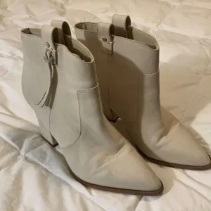 SAM EDELMAN, heeled boots, 7.5 ,
