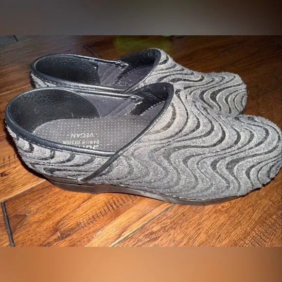 Sanita The Original Danish Clogs Gray Black Wave Vegan Leather EU‎ 38 US 7.5