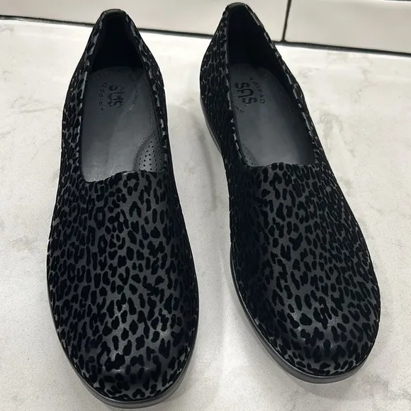 SAS Bliss Wedge Velvet Black Leopard Print Slip-On Shoes 9W