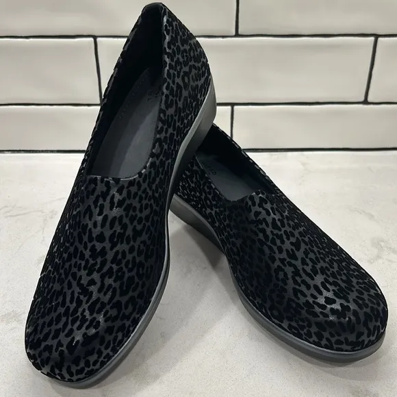 SAS Bliss Wedge Velvet Black Leopard Print Slip-On Shoes 9W