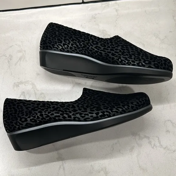 SAS Bliss Wedge Velvet Black Leopard Print Slip-On Shoes 9W