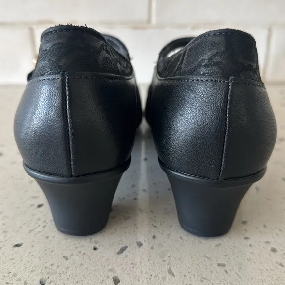 SAS Isabel Mary Jane's Size 8M Black/Snake Leather Shoes Made in USA EUC