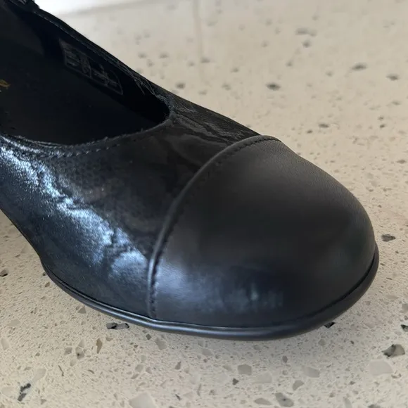 SAS Isabel Mary Jane's Size 8M Black/Snake Leather Shoes Made in USA EUC
