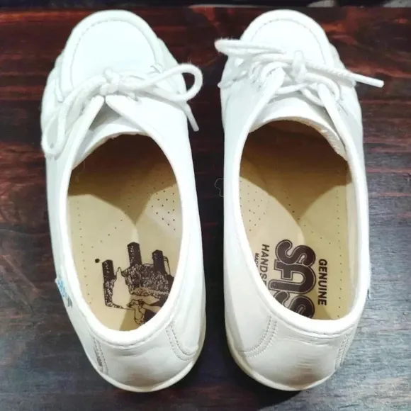 SAS Siesta Moccasins White Leather Nurse Career Soft Step Heel Sz 8 Wide