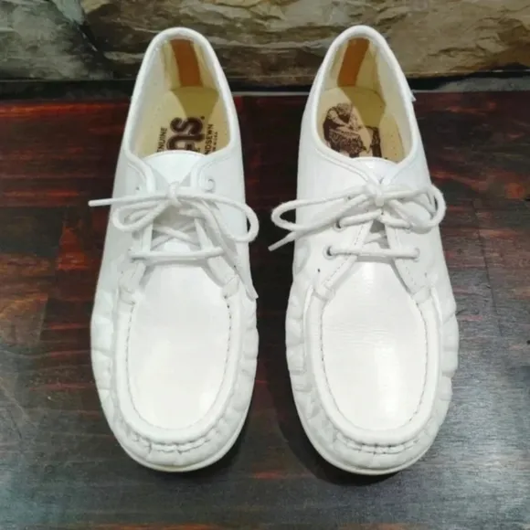 SAS Siesta Moccasins White Leather Nurse Career Soft Step Heel Sz 8 Wide