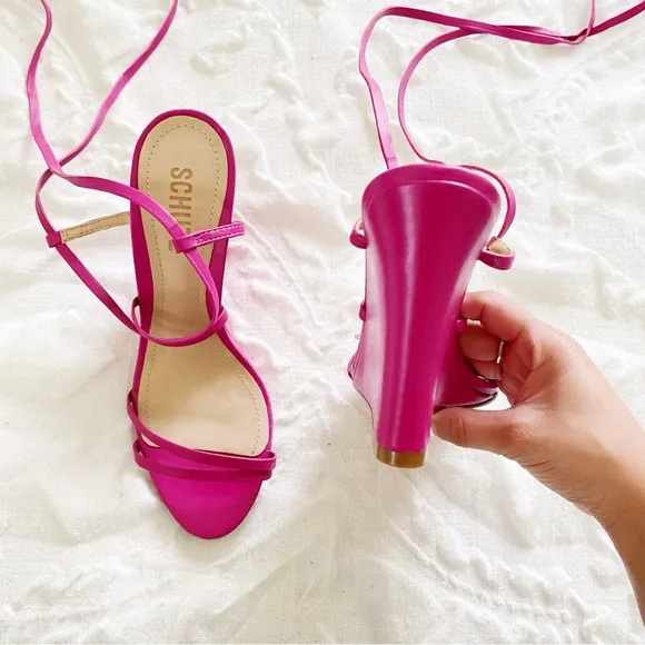 Schutz Deonne Casual Nappa LeatherSandal Size 6