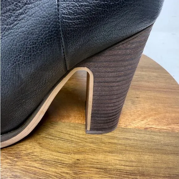 See by Chloe Boots Womens Leather Scalloped Accent Black Leather Size 8 US 39 EU