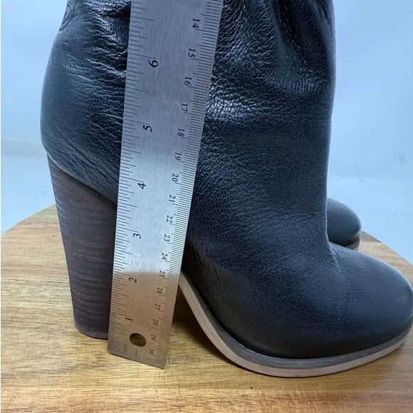 See by Chloe Boots Womens Leather Scalloped Accent Black Leather Size 8 US 39 EU