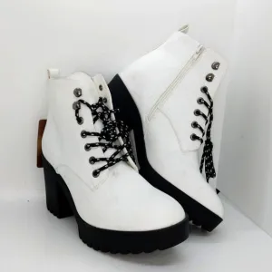 Seven7 Y2K NEW Flat Iron Women's White Lace Combat Boots w/3&quot; Blk. Heels- sz. 10