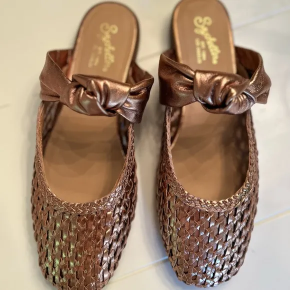 Seychelles Art  Deco Flats /Anthropologie