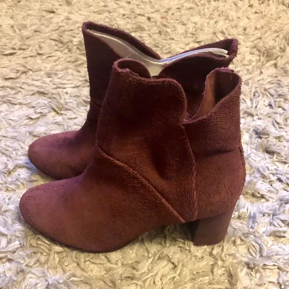 Seychelles Burgundy Tulip-Trim Prop Textured Leather Heeled Ankle Booties